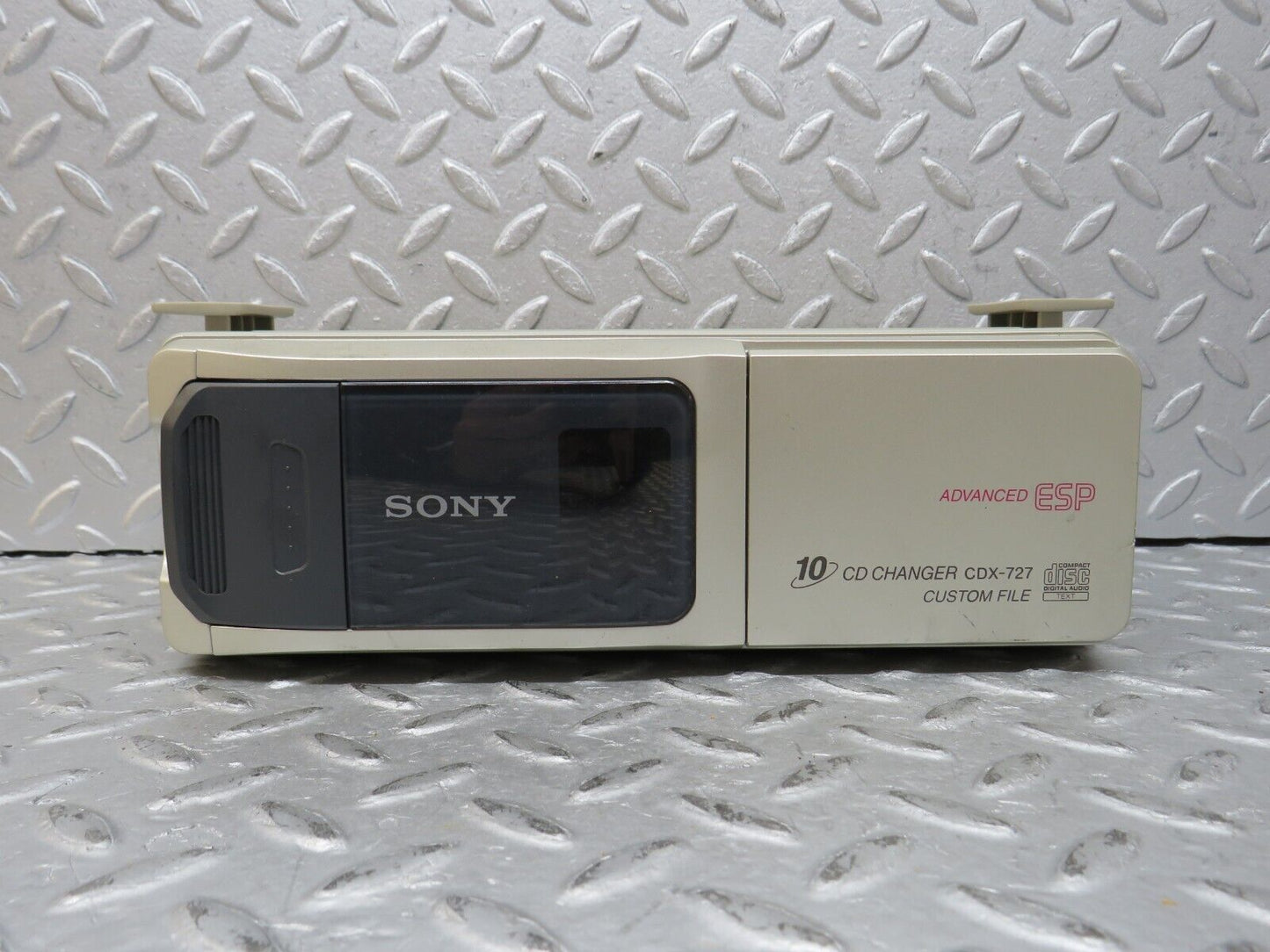 36502 Mercedes-Benz W201 190E 2.0L Disc Changer SONY CDX-727