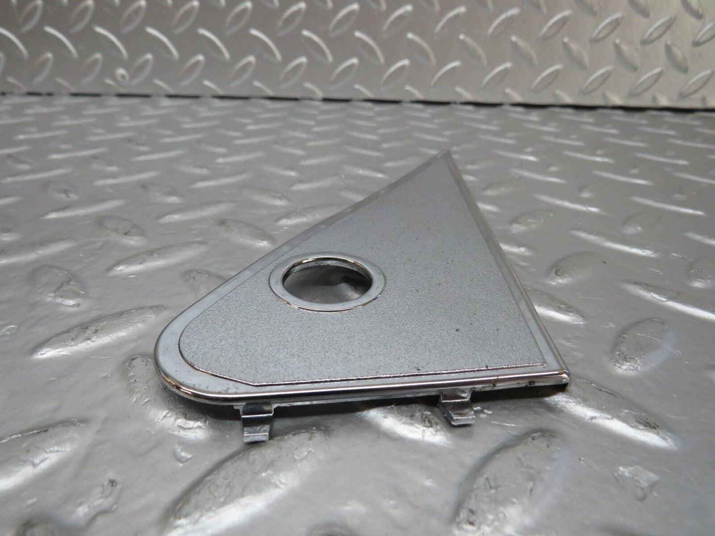 25558 Mercedes-Benz W123 200 Mirror Triangle Cover Right 1237250811