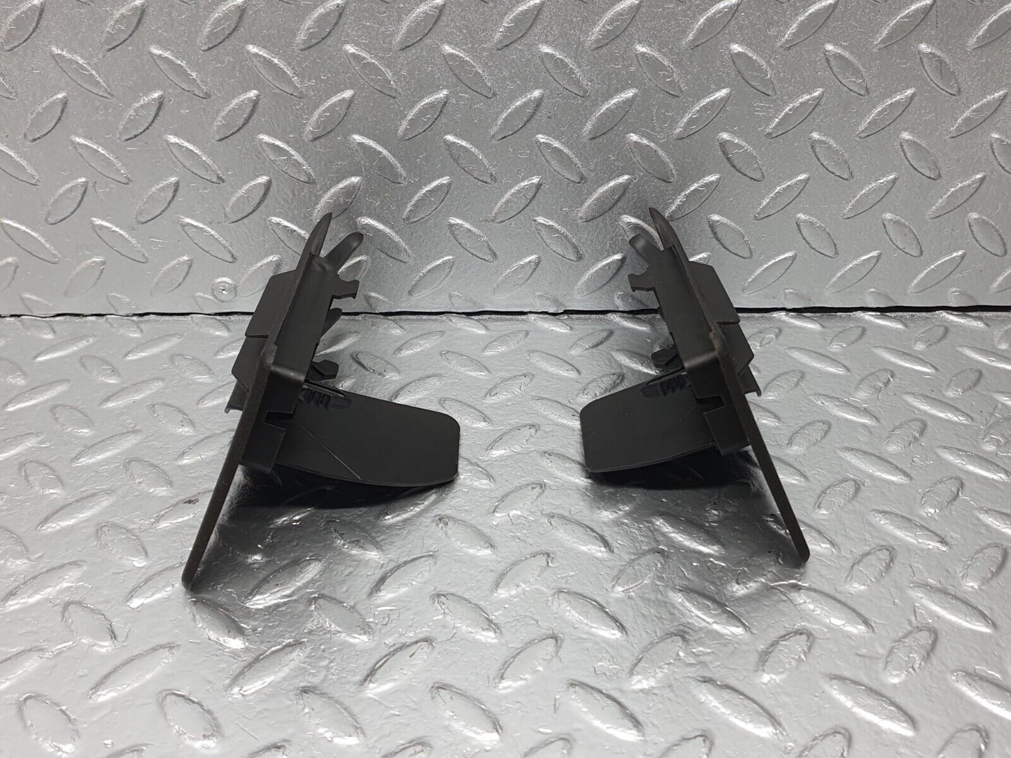 41877 Mercedes-Benz W202 C200 Under Dash Air Vent Pair 2108300366 2108300466