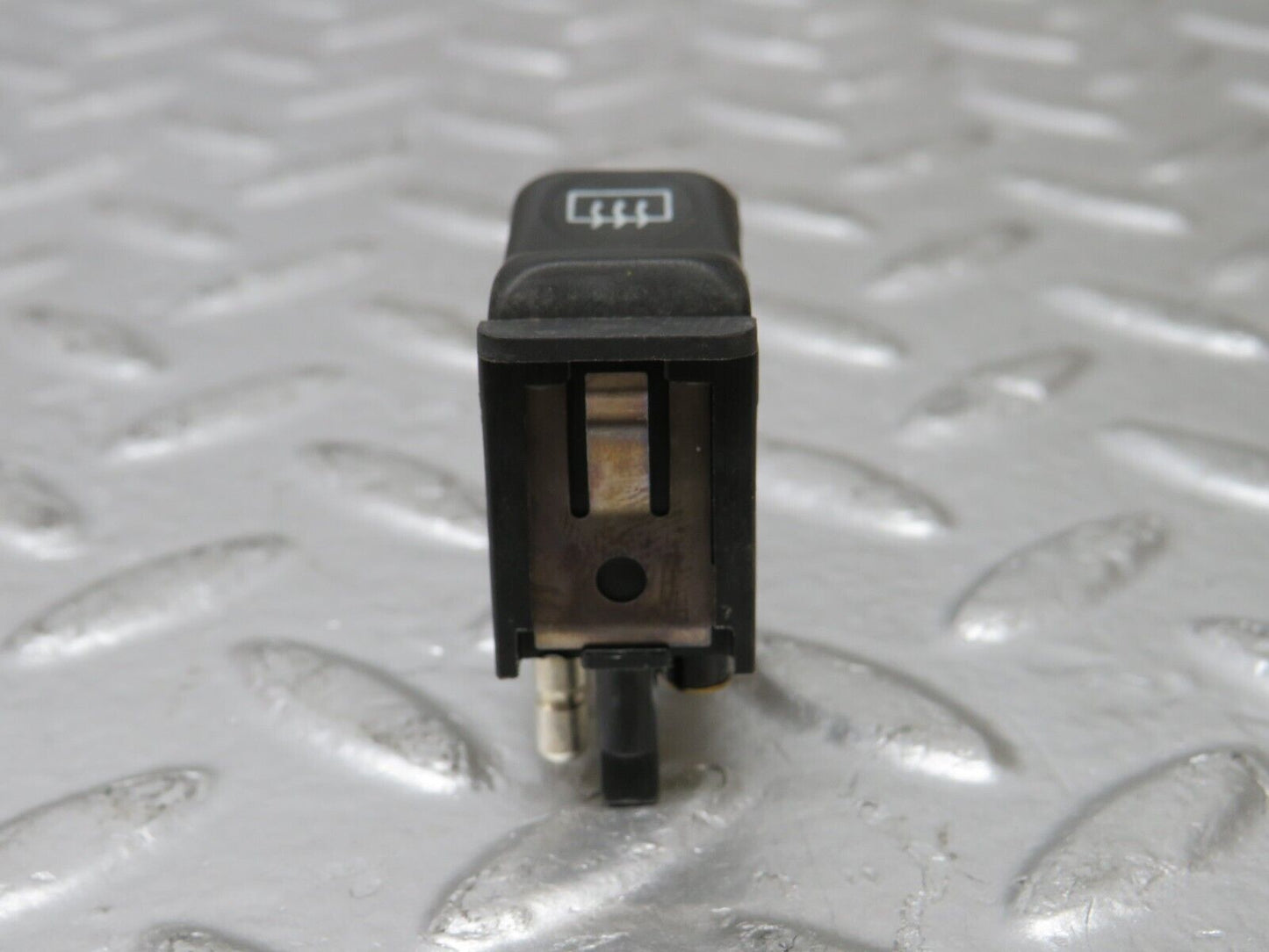 29717 Mercedes-Benz W123 230E Rear Windscreen Defroster Switch 0008206110