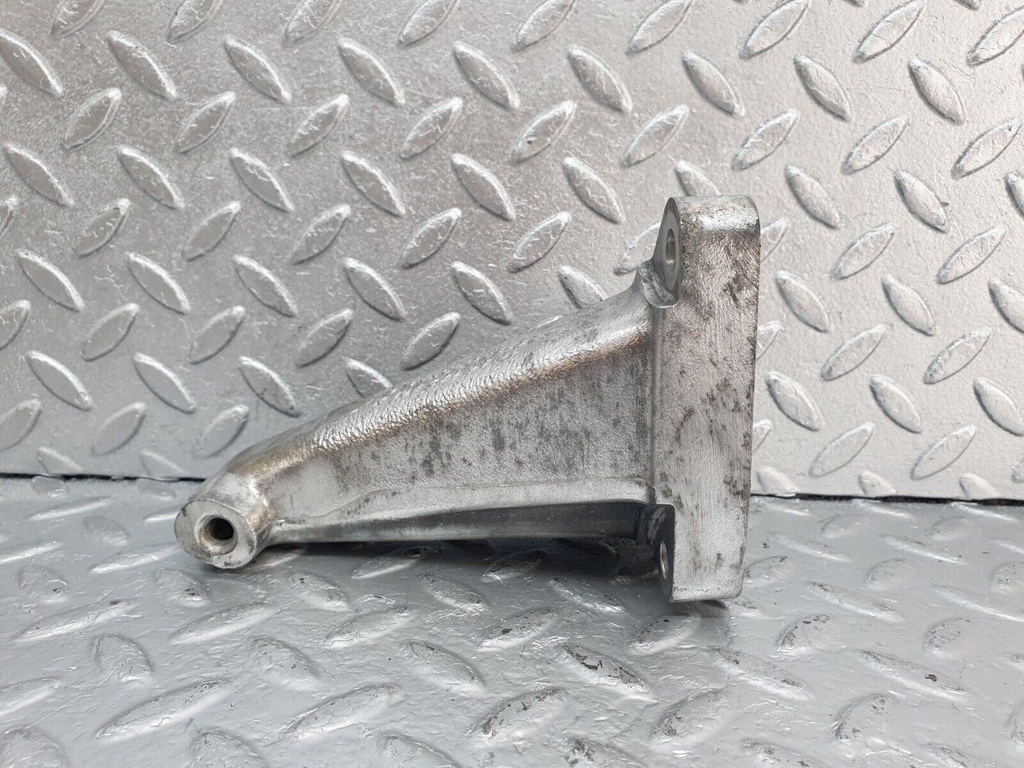 44013 Mercedes-Benz C123 230CE Coupe Engine Mount Bracket Right 1022230304