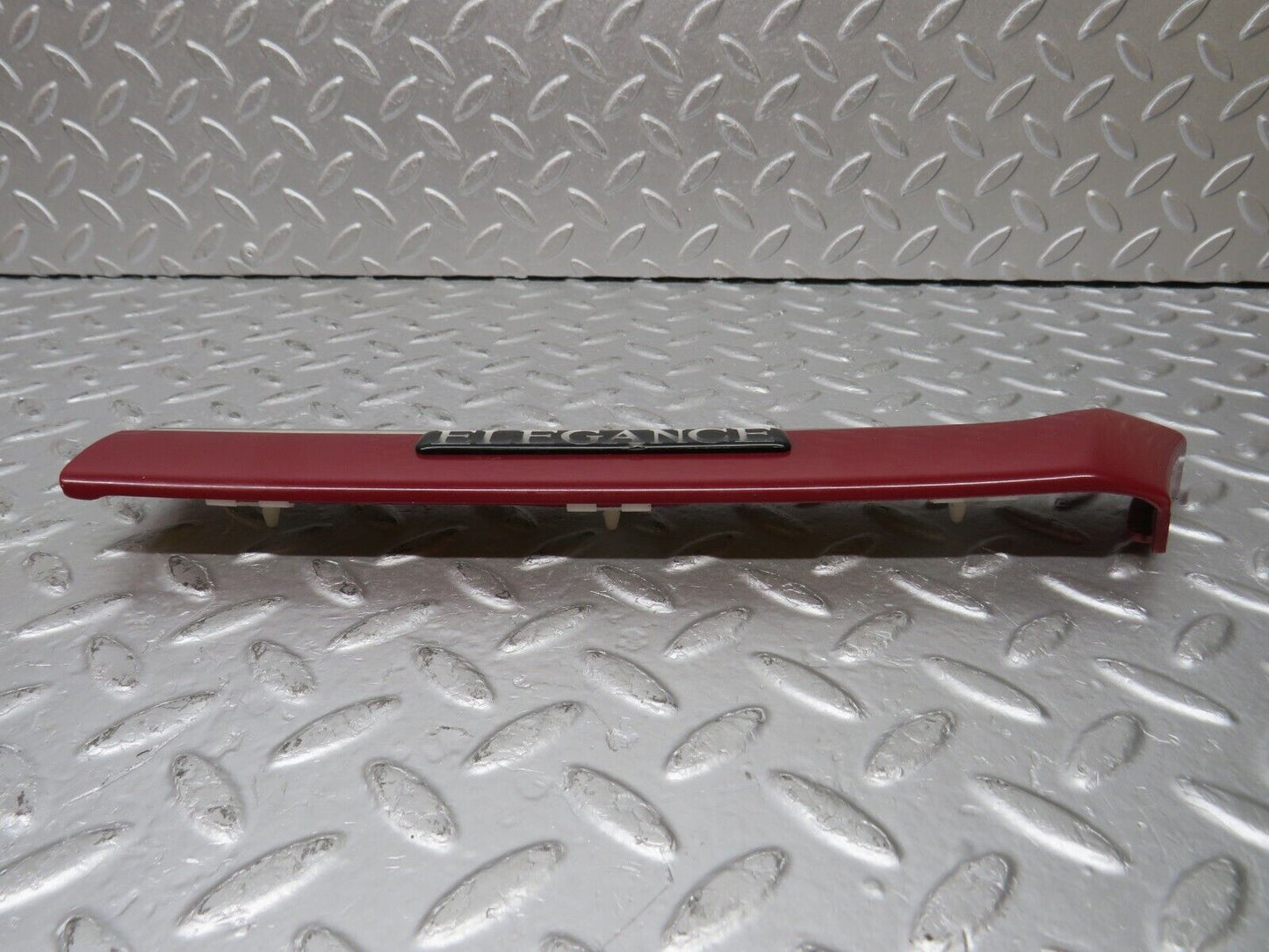 33496 Mercedes-Benz W202 C180 Front Right Fender Wing Centre Moulding 2026902862