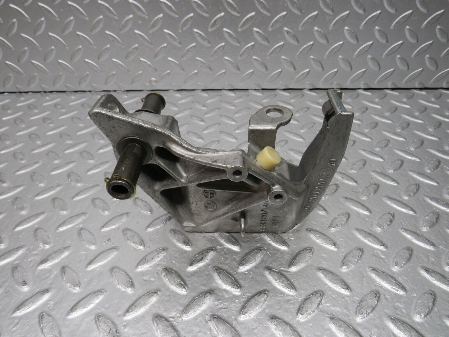 30668 Mercedes-Benz W201 190E 2.0L Brake Pedal Bracket 2012902219