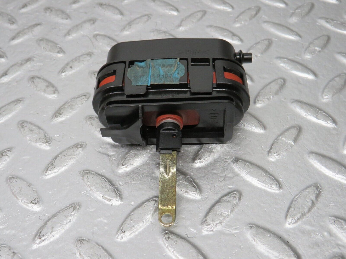 33439 Mercedes-Benz W202 C180 Trunk Lock Vacuum Actuator