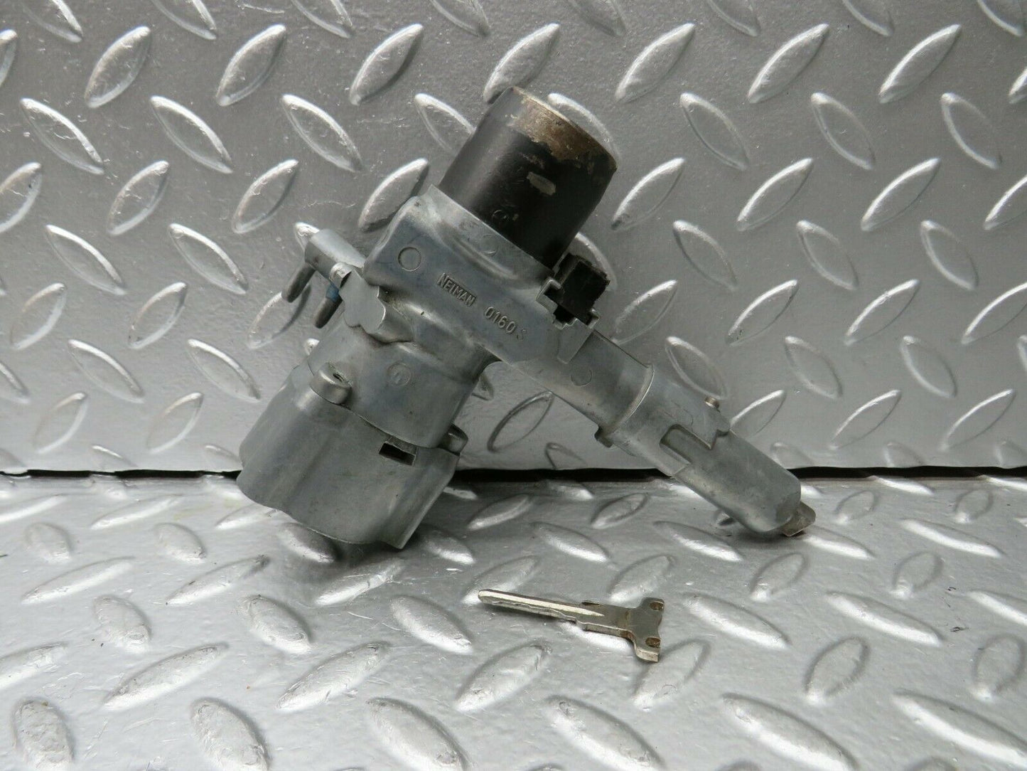 22812 Mercedes-Benz W116 Steering Lock Ignition Switch With Key