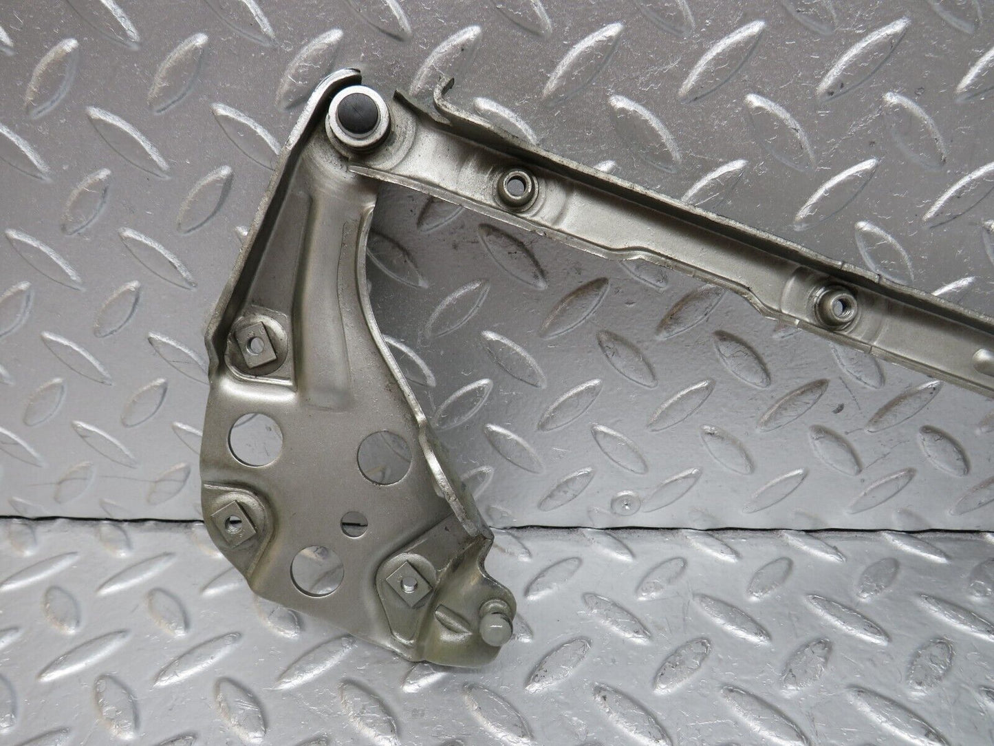 35031 Mercedes-Benz W210 320E Bonnet Hinge Left Side