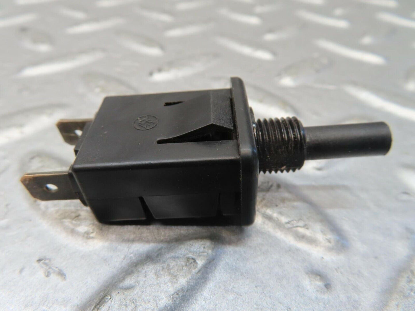 15786 Mercedes-Benz R107 450SL Glove Box Light Switch 0008213152