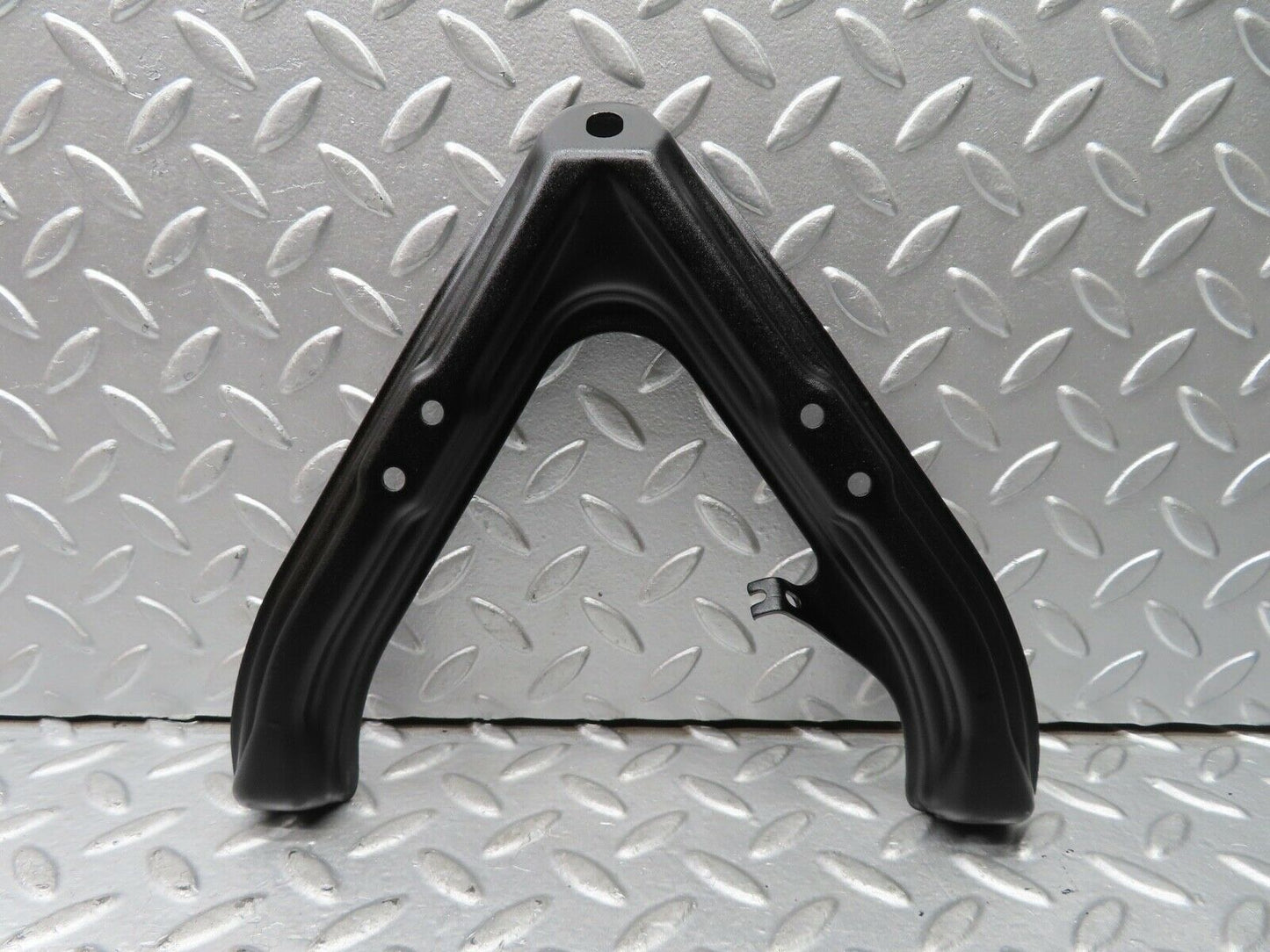 21288 Mercedes-Benz W123 230E Air Intake Manifold Bracket