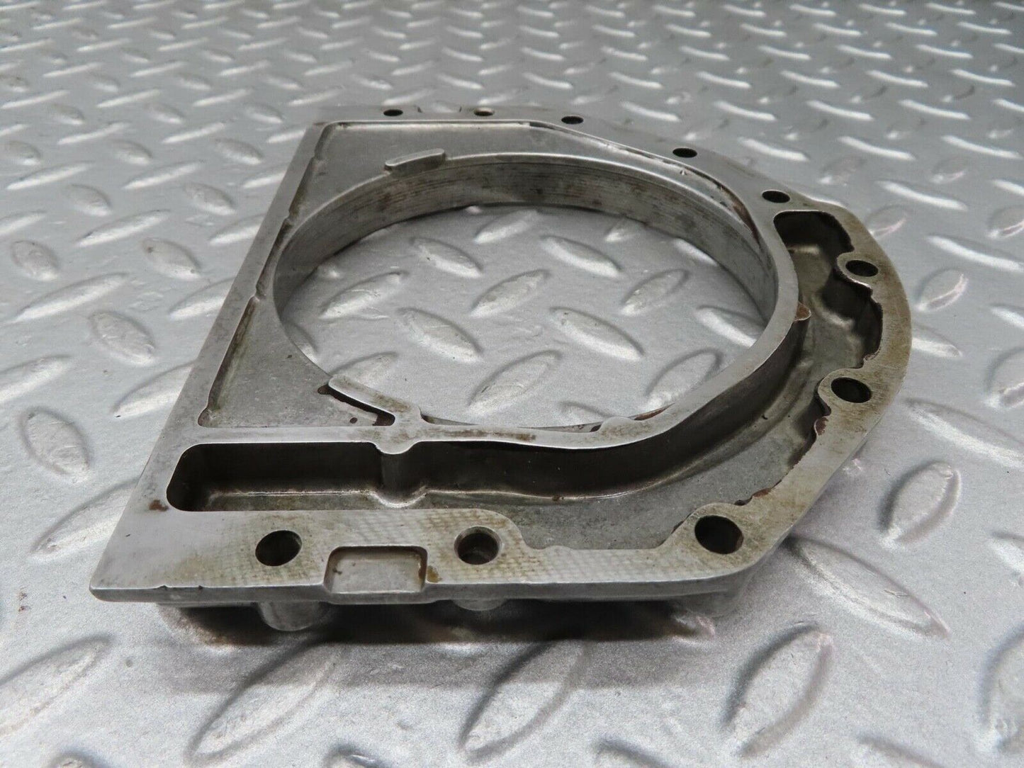 16538 Mercedes-Benz C107 350SLC Coupe Crankshaft Rear Sealing Cover 1160110608