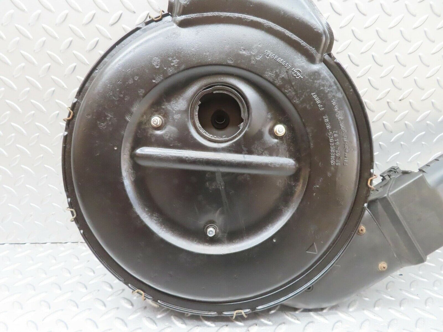 13436 Mercedes-Benz W123 200 Air Filter Housing 0110946402
