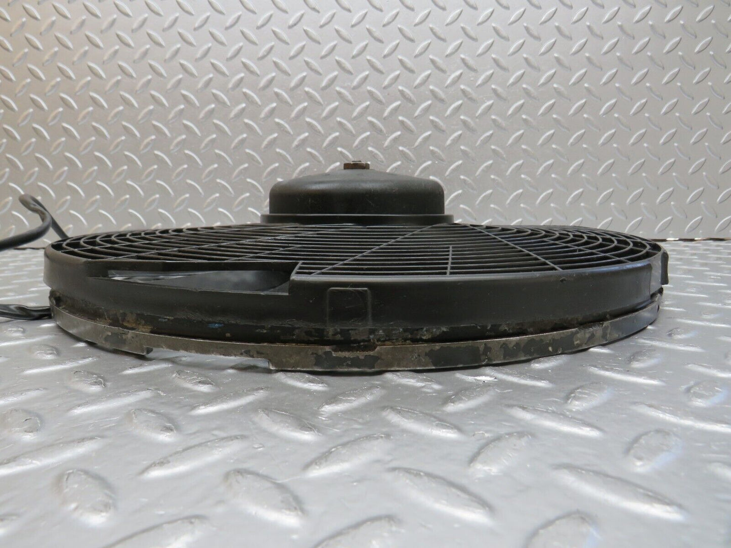 32430 Mercedes-Benz S124 300TE Wagon Engine Cooling Fan