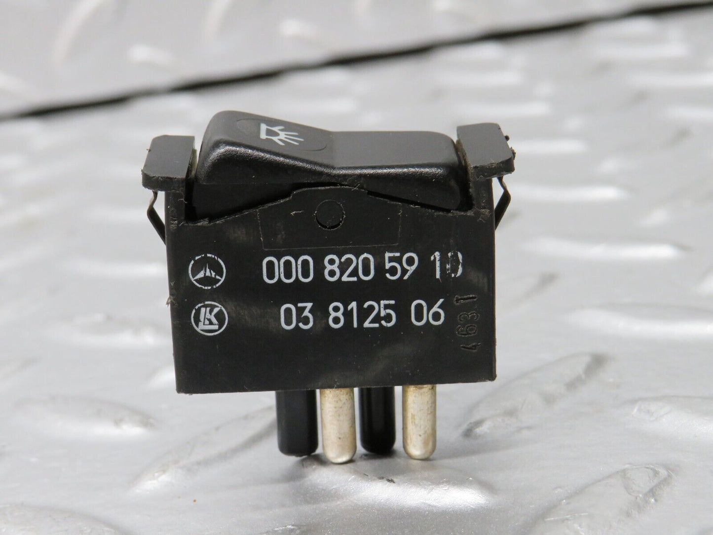 32212 Mercedes-Benz W123 230E Interior Light Switch 0008205910