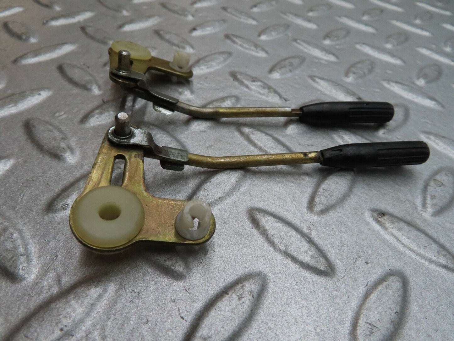 17563 Mercedes-Benz W116 450SEL Rear Door Lock Knob Pair