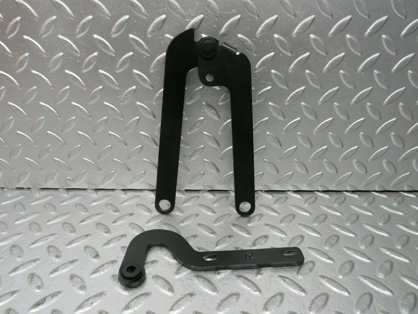 23374 Mercedes-Benz W116 350SE Bonnet Hinge Right Side