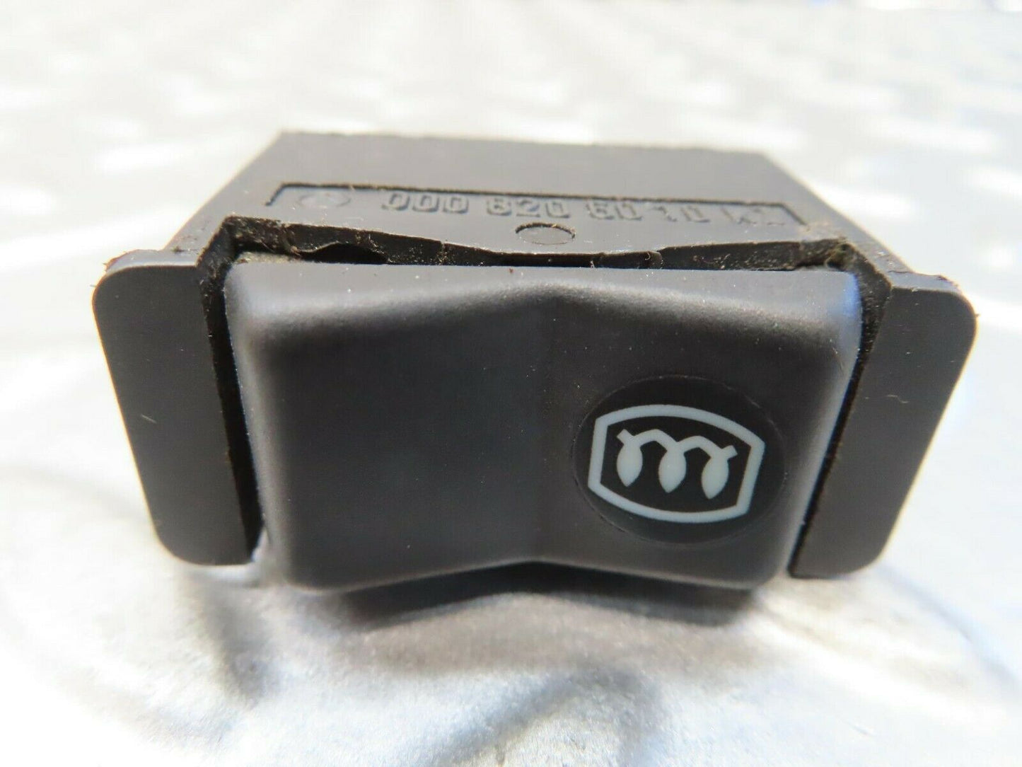 15788 Mercedes-Benz R107 450SL CRear Heated Window Switch 0008206010