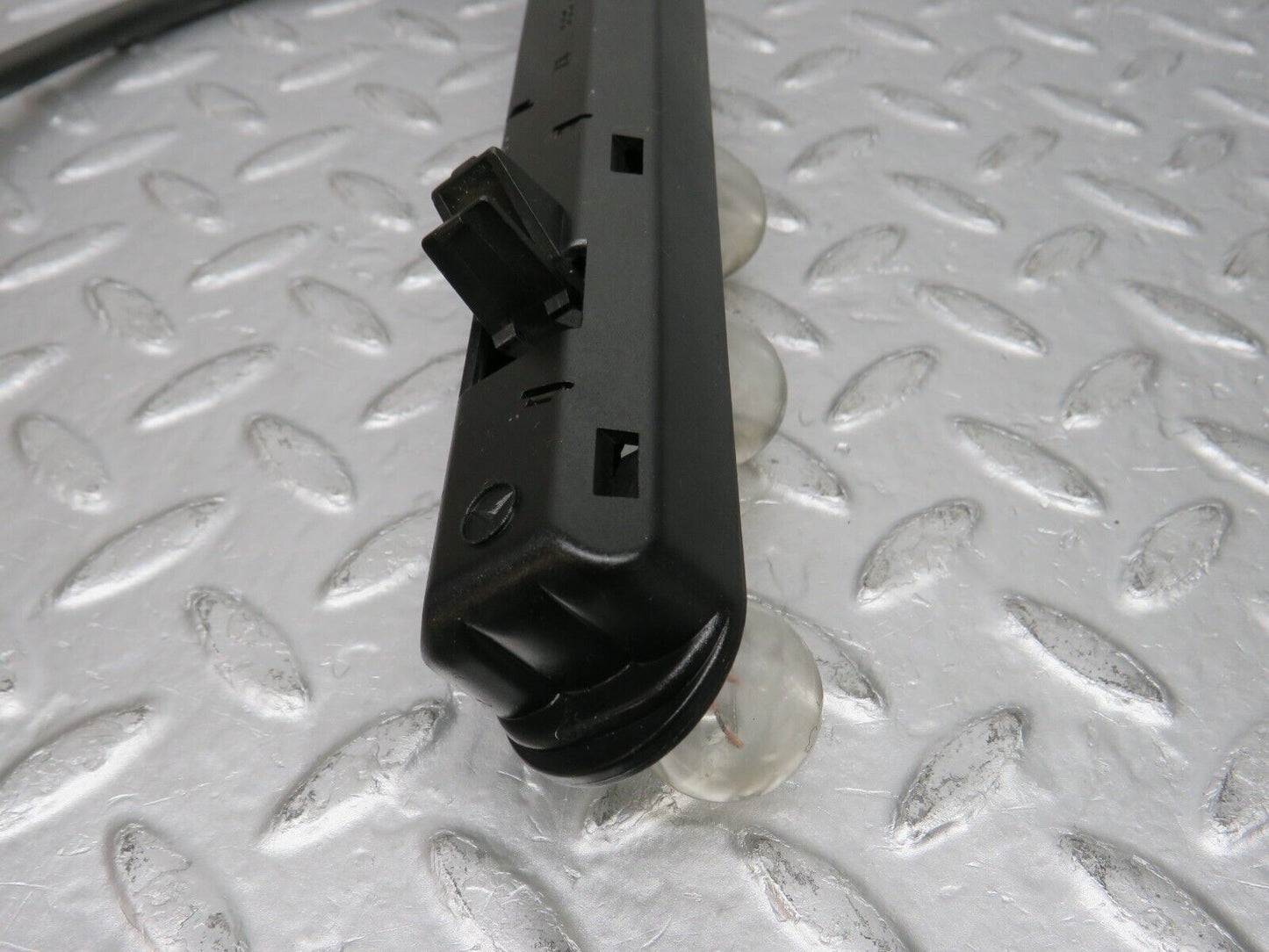 32565 Mercedes-Benz S124 300TE Wagon Tail Light Bulb Holder