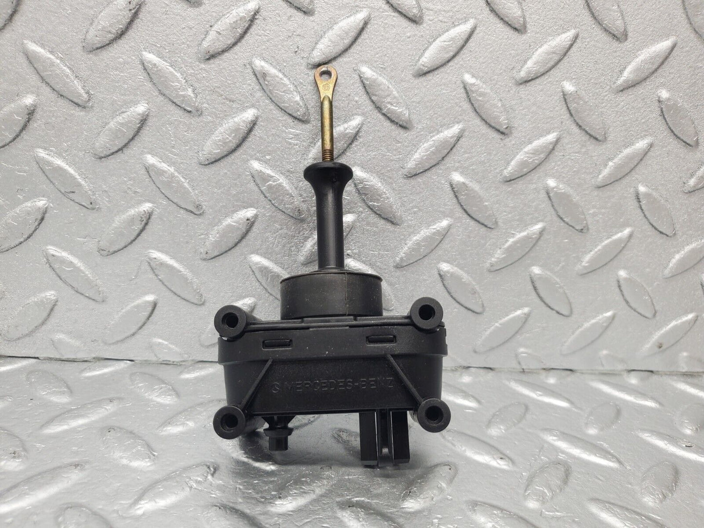 46145 Mercedes-Benz W124 Rear Right Door Lock Vacuum Actuator