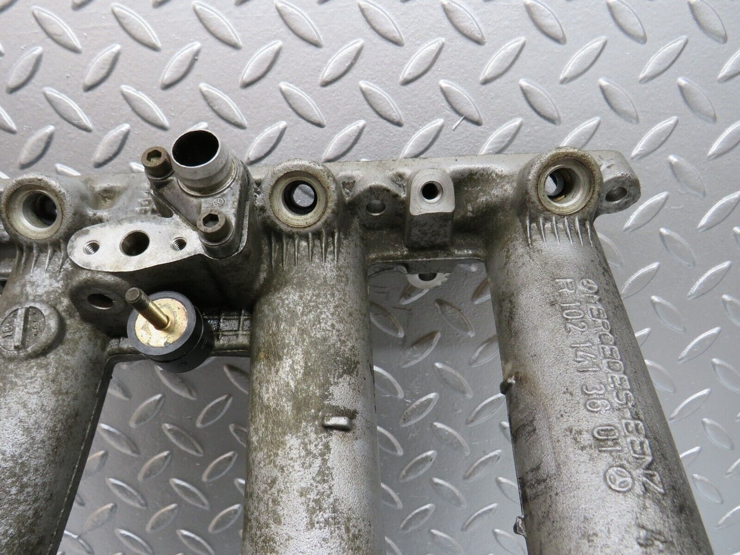 29502 Mercedes-Benz W124 230E Intake Manifold 1021413601
