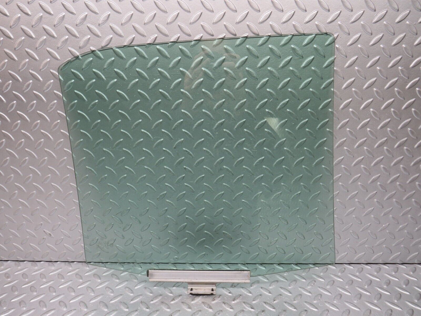 39071 Mercedes-Benz W201 190E 2.6L Rear Left Door Window Glass