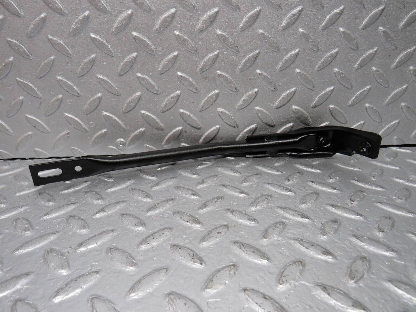 38992 Mercedes-Benz W201 190E 2.6L Front Lock Carrier Panel Reinforcement