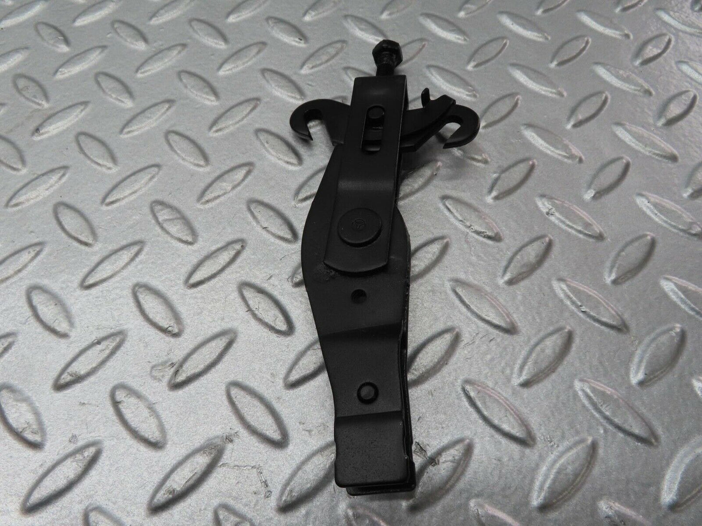 16505 Mercedes-Benz W124 260E Handbrake Regulator