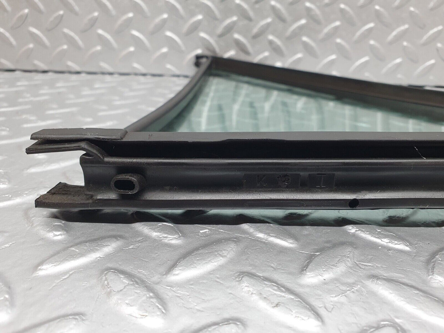 41996 Mercedes-Benz W202 C200 Rear Right Quarter Window Glass 2027350224