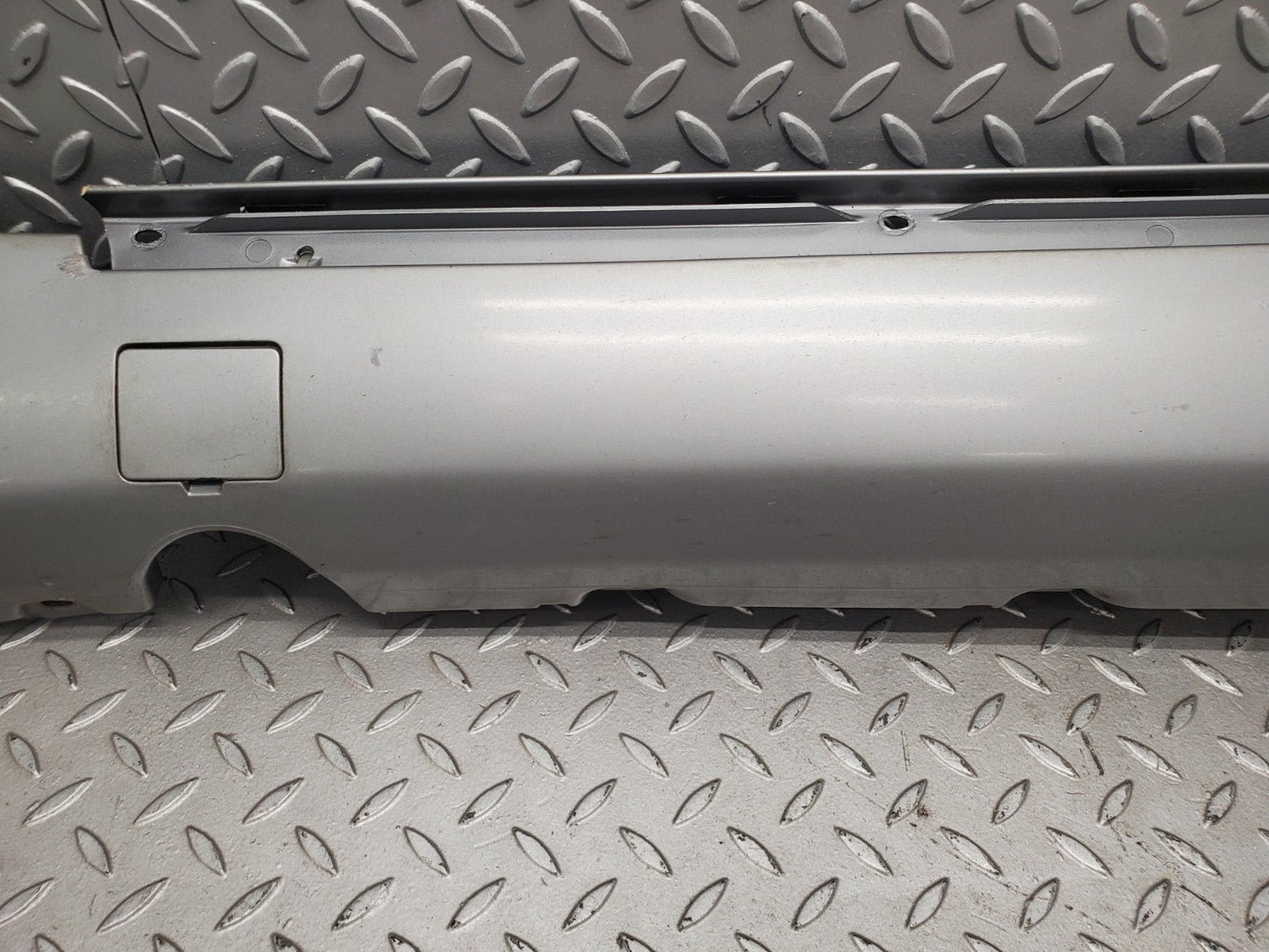 W124 Wagon side skirt left side used OEM