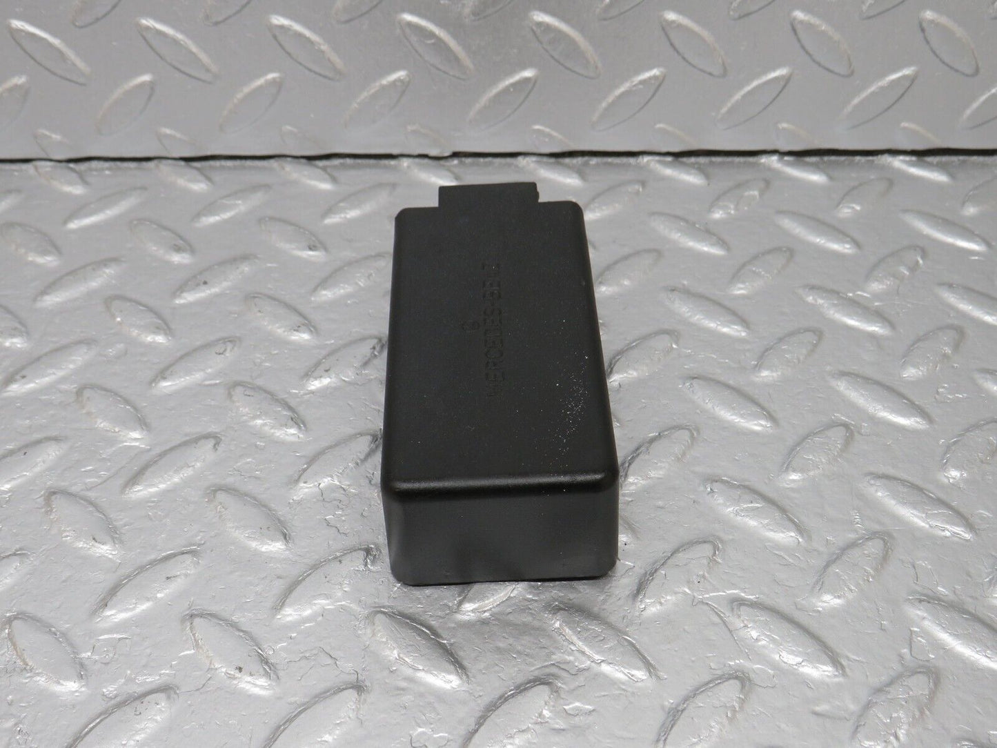 40669 Mercedes-Benz W123 300D Glow Plug Relay Cover 0005454245 3330591371