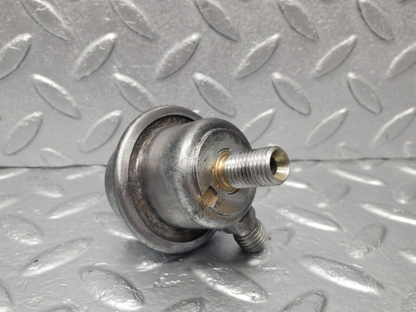 46589 Mercedes-Benz C123 280CE Coupe Fuel Pressure Regulator Bosch 0280161007