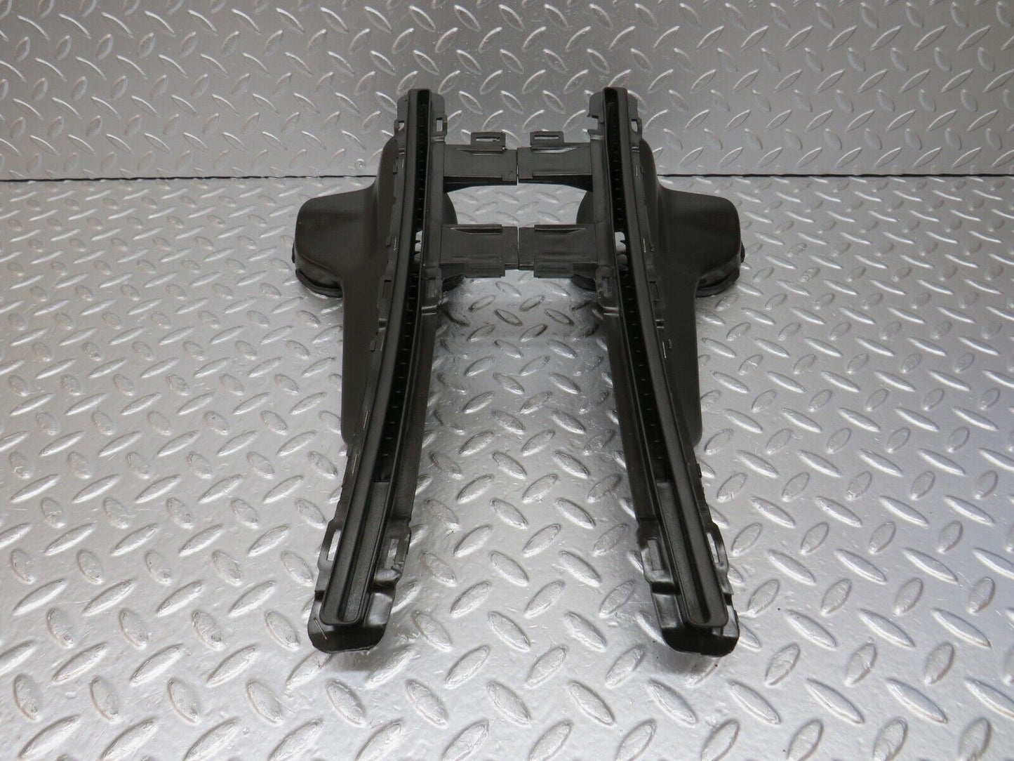 32434 Mercedes-Benz S124 300TE Wagon Air Duct Vent Pair