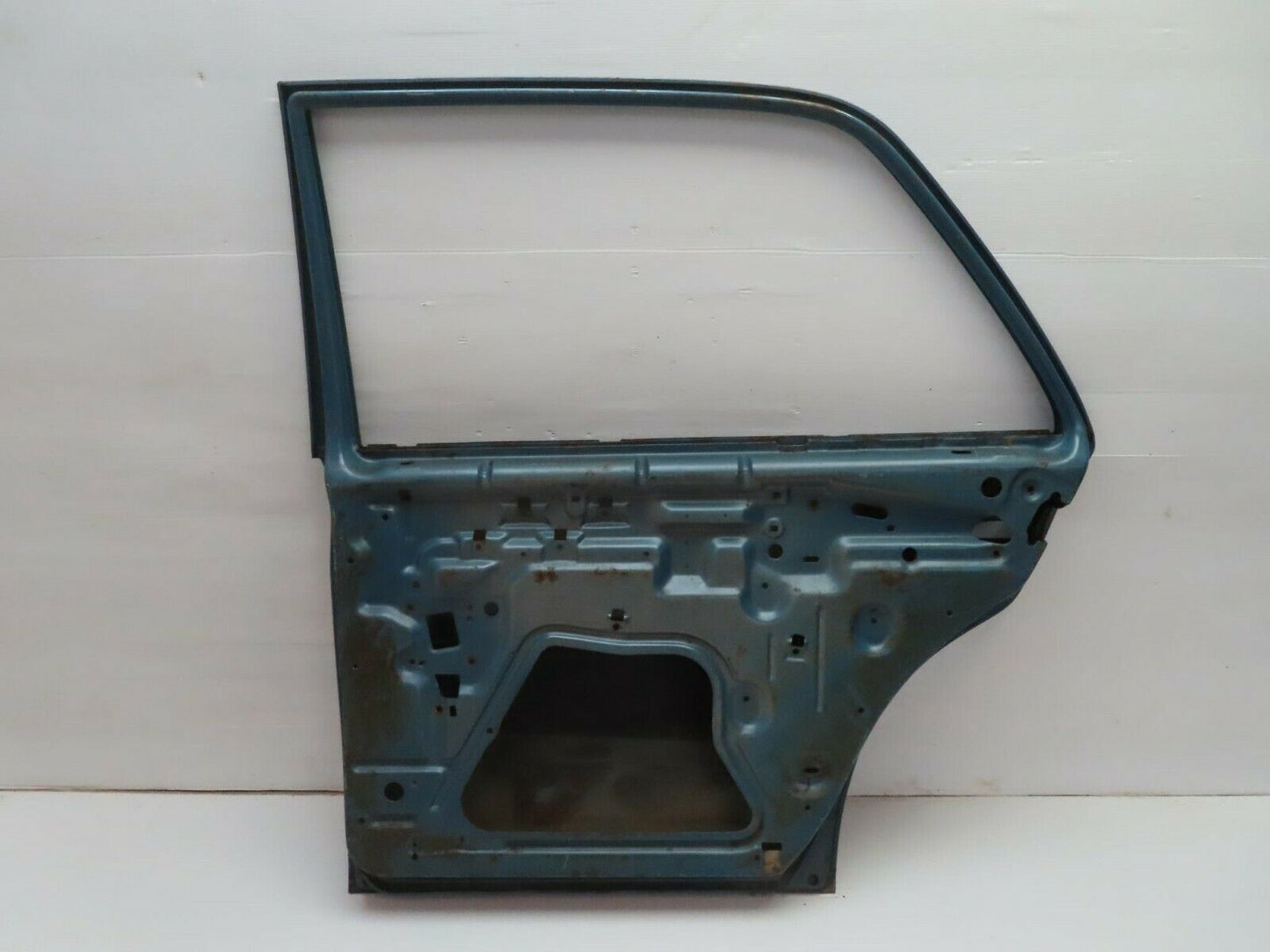 10439 Mercedes-Benz W123 Rear Right Door