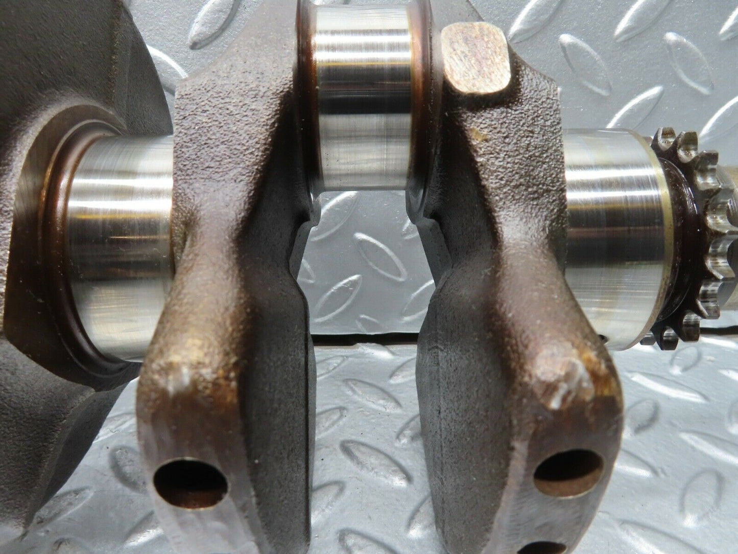 21409 Mercedes-Benz W123 230E Crankshaft 1020310101