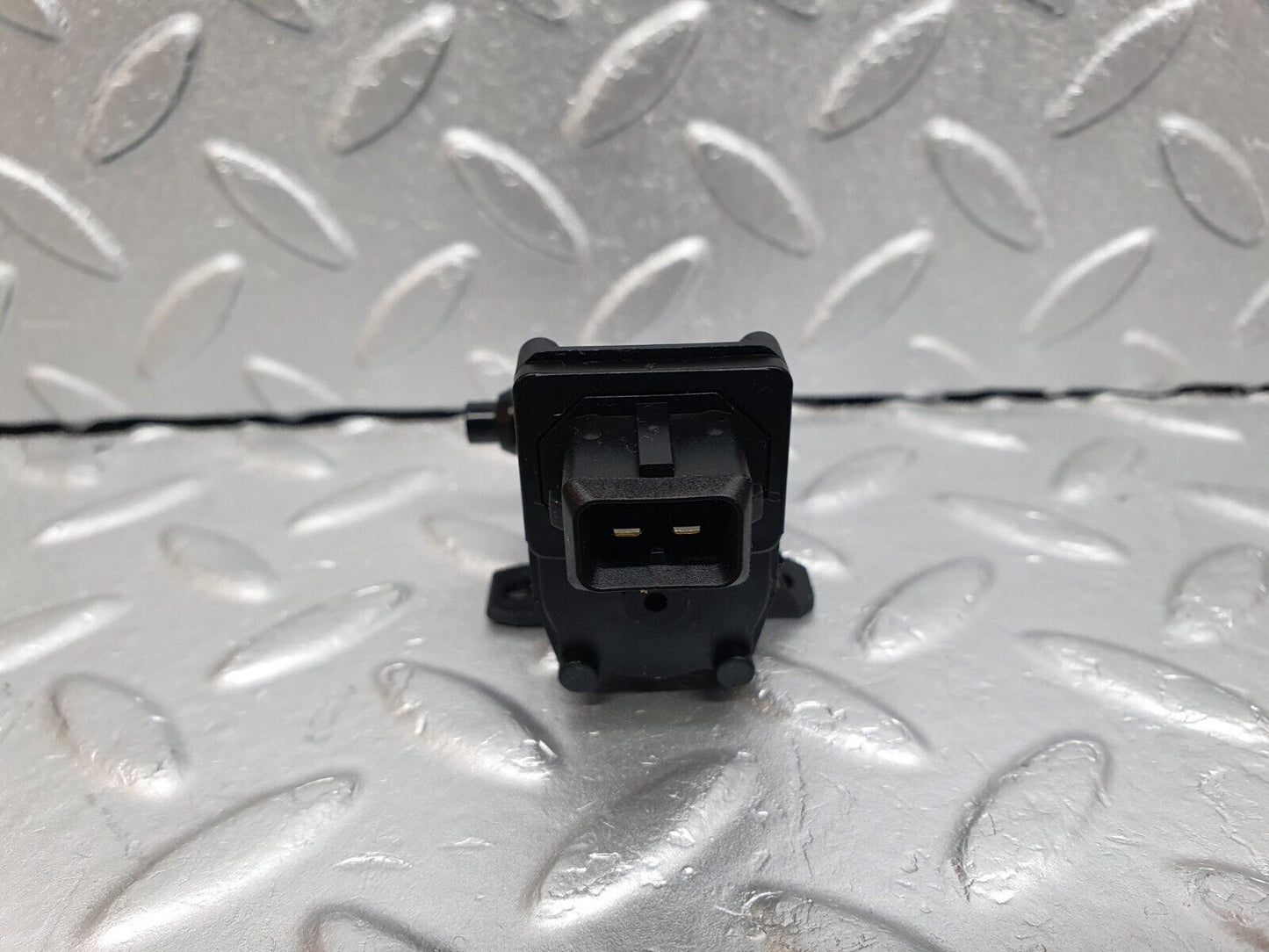 41923 Mercedes-Benz W202 C200 Heater Control Vacuum Valve 2028000178