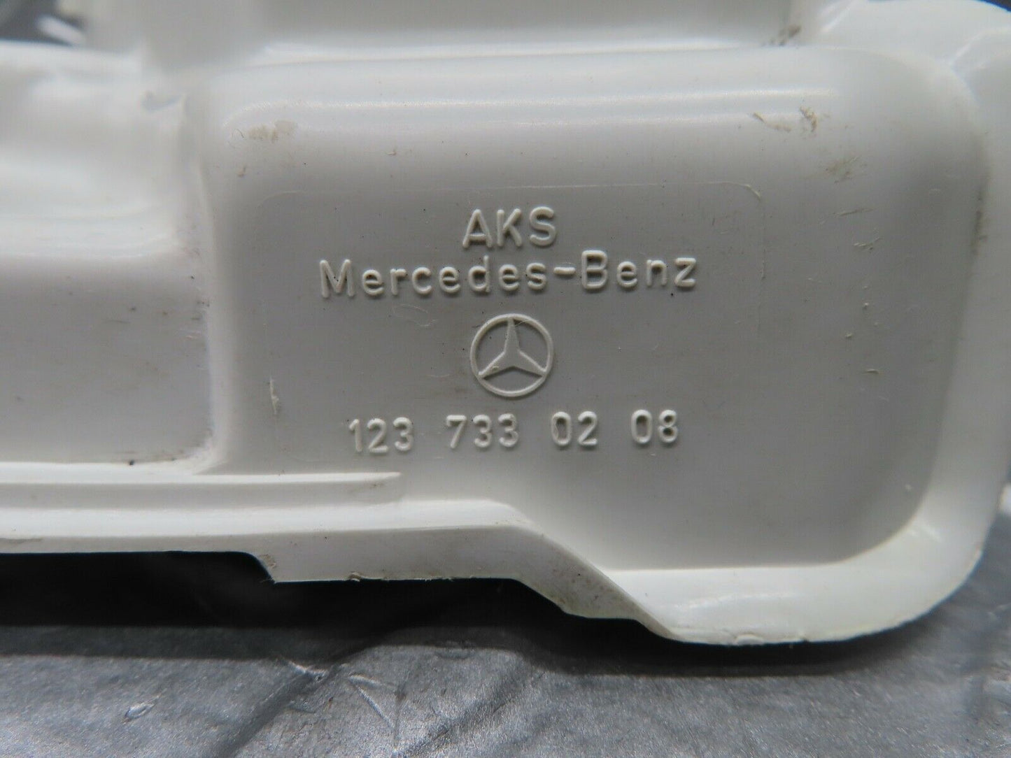 21644 Mercedes-Benz W126 300SE Rear Right Door Lock Mechanism 1237330208