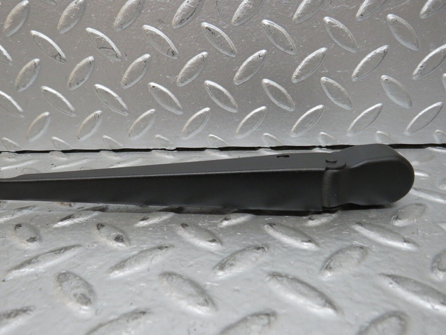 28380 Mercedes-Benz S123 240D Wagon Right Wiper Arm Bosch 3399990553