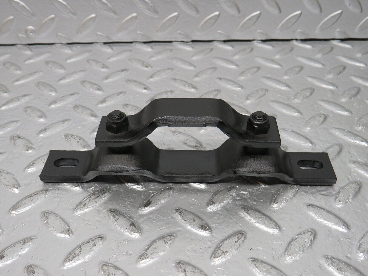 31112 Mercedes-Benz W123 200D Engine Mount Bracket