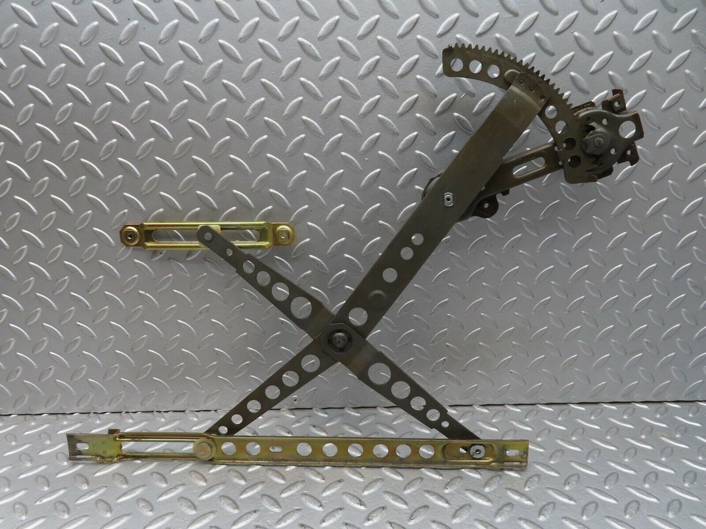 13649 Mercedes-Benz W123 200 Front Right Manual Window Regulator