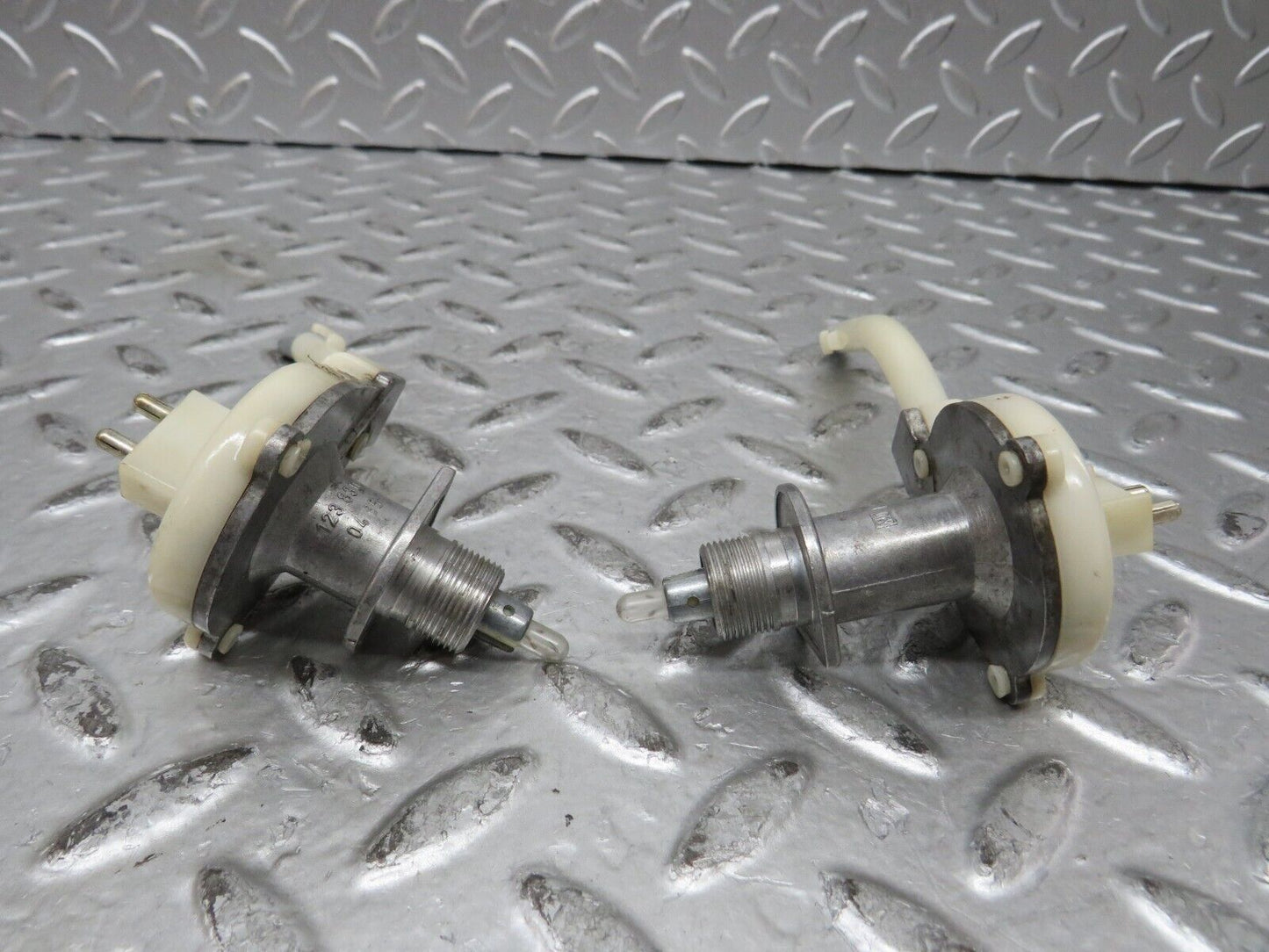 27879 Mercedes-Benz W123 280E Heater Control Switch Pair