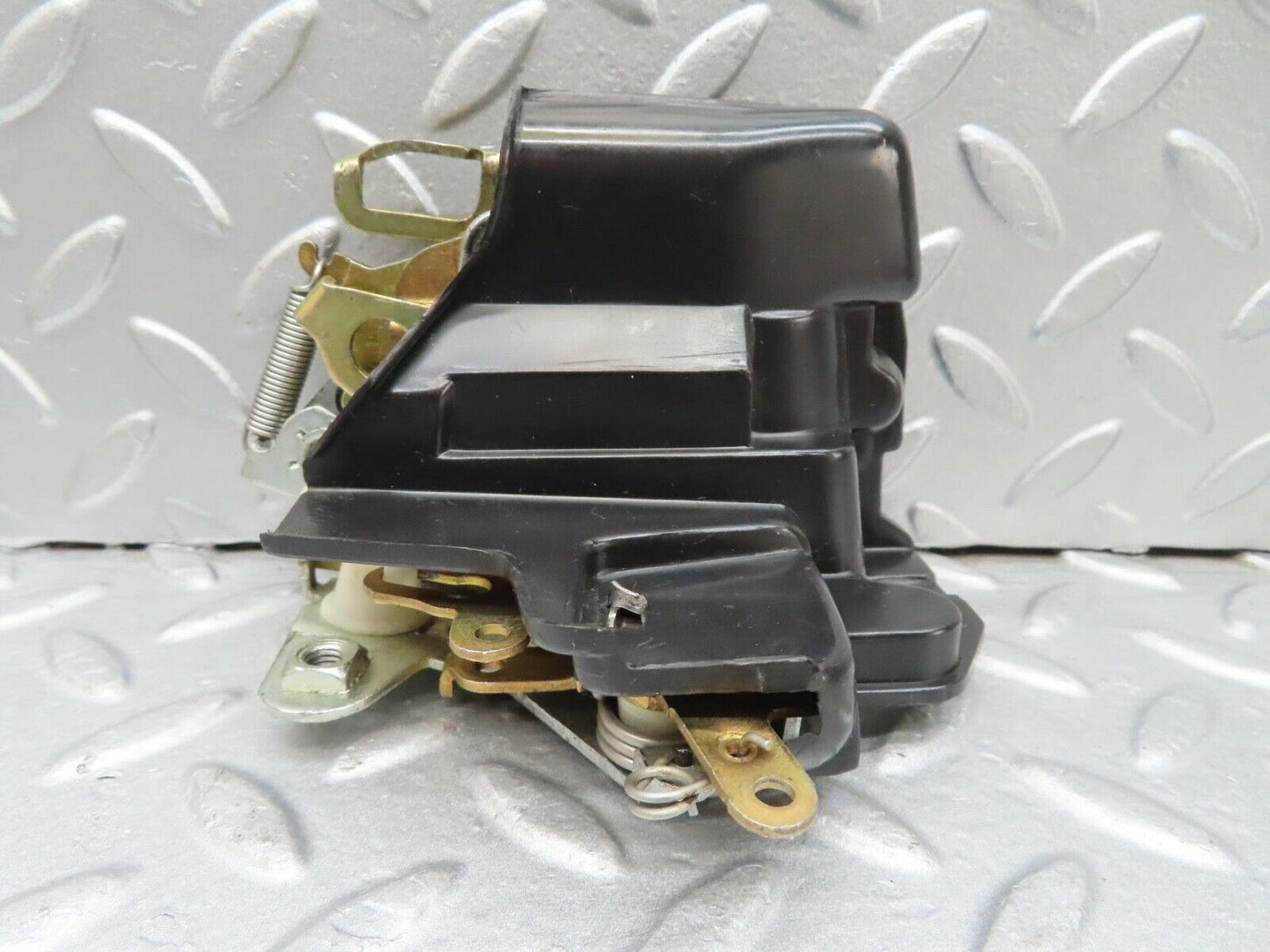 16050 Mercedes-Benz W123 280E Front Right Door Lock Mechanism 1237230208