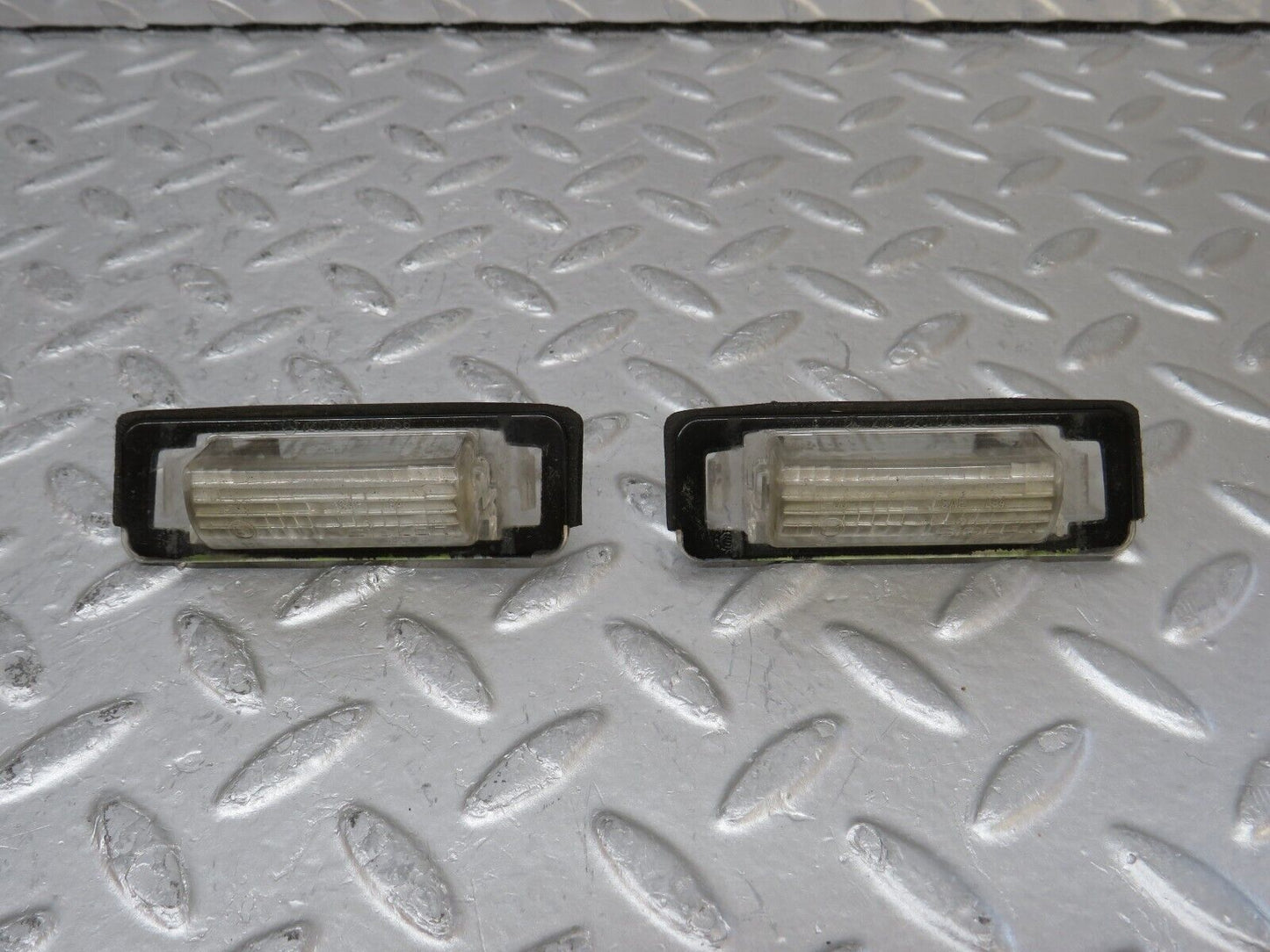 34884 Mercedes-Benz W210 320E number Plate Light 2x 2108200356