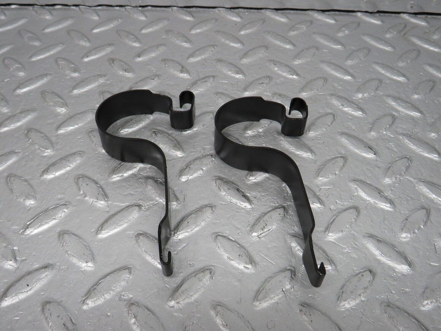 40176 Mercedes-Benz R107 350SL Radiator Fan Shroud Holder Bracket 2x