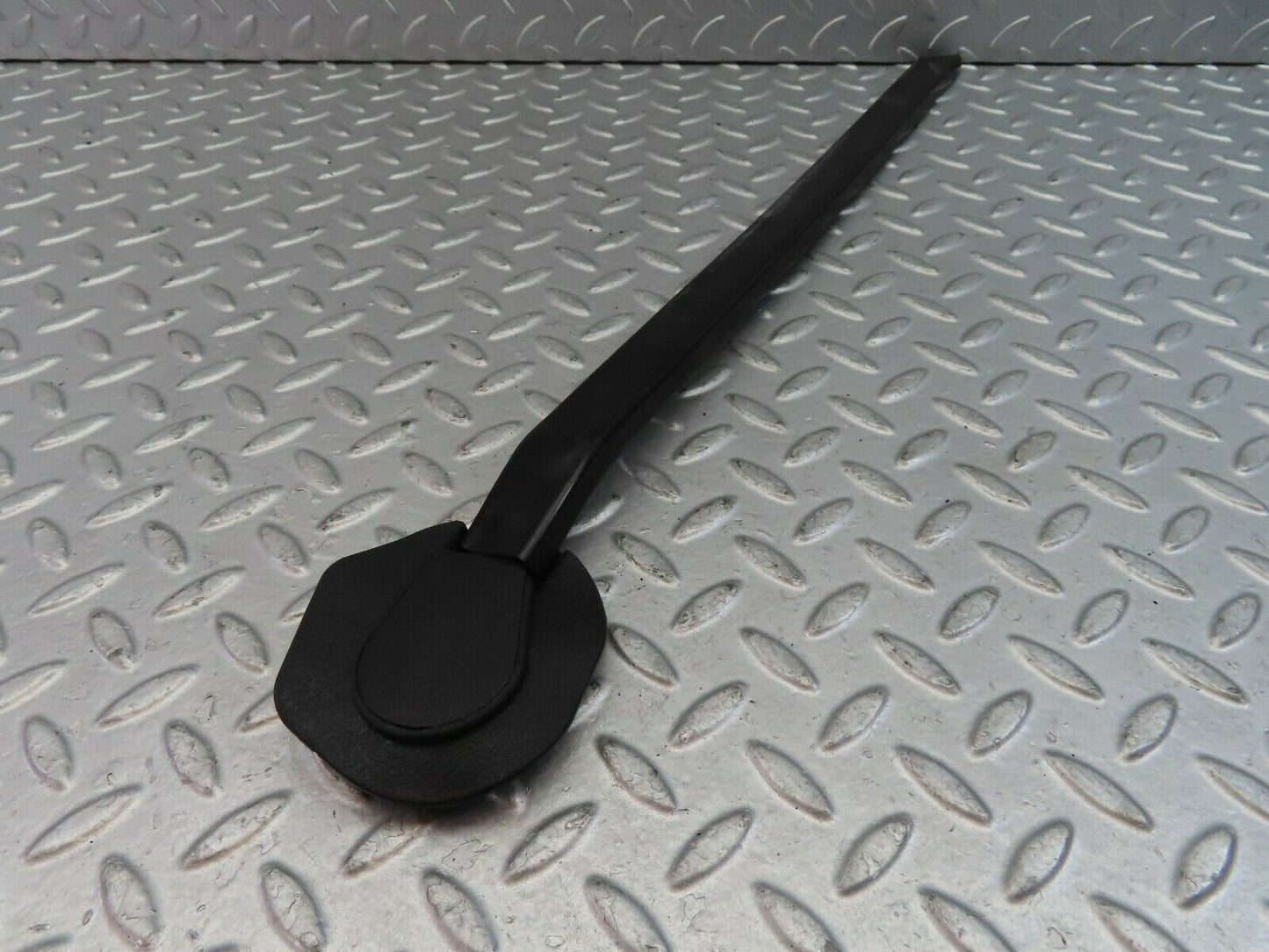 9621 Mercedes-Benz C123 280CE Coupe Left Seat Belt Runner 1239192520
