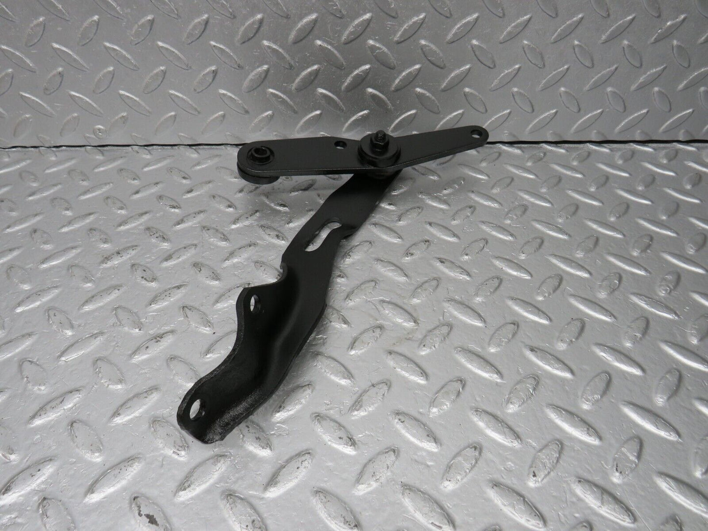 40541 Mercedes-Benz W123 300D Exhaust Bracket