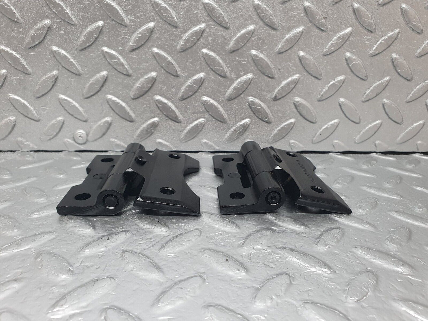 43931 Mercedes-Benz C123 230CE Coupe Door Hinge Pair Left Side 1237200037
