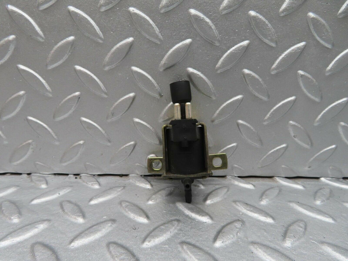 11996 Mercedes-Benz R129 300SL Coupe Vacuum Control Valve Pierburg 0015407097