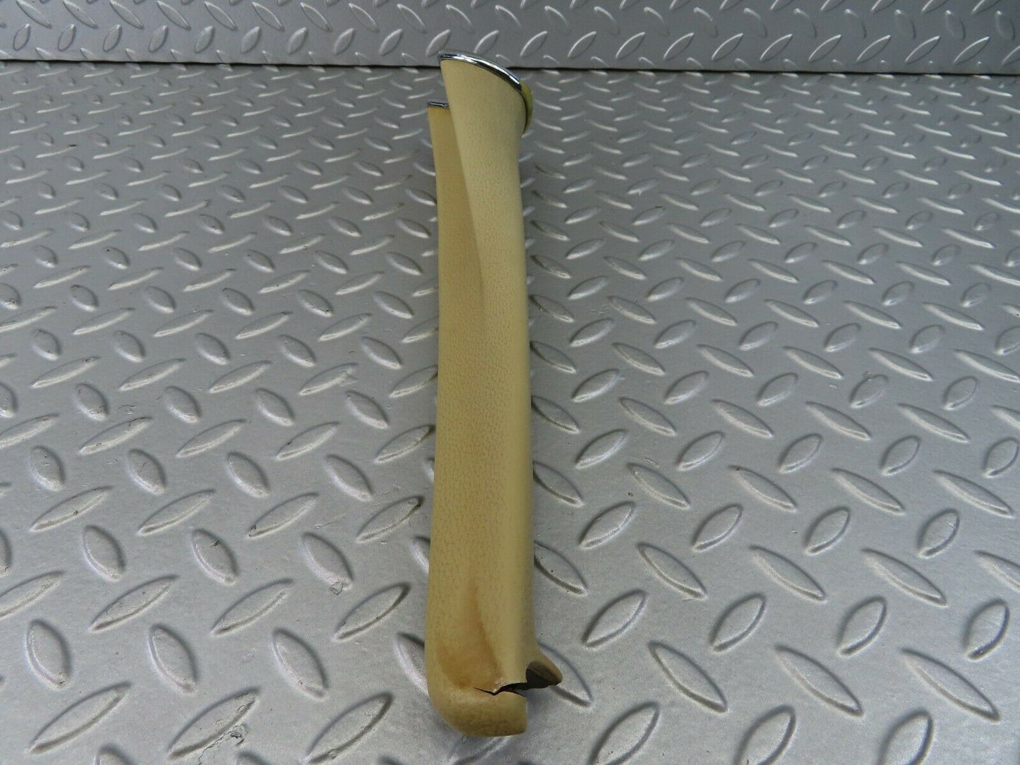 7228 Mercedes-Benz W116 450SE Front Right Door Interior Trim