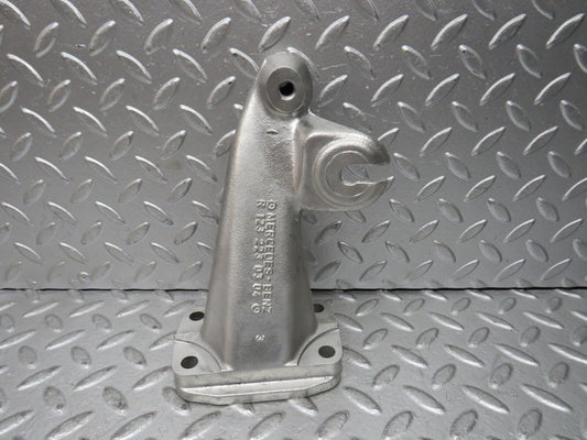 27996 Mercedes-Benz W123 280E Engine Mount Bracket Right Side 1232230304