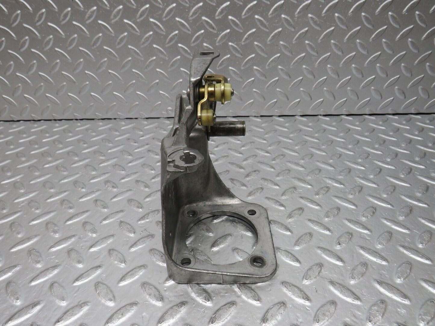 31701 Mercedes-Benz W201 190LE 1.8L Brake Pedal Bracket 1242900919