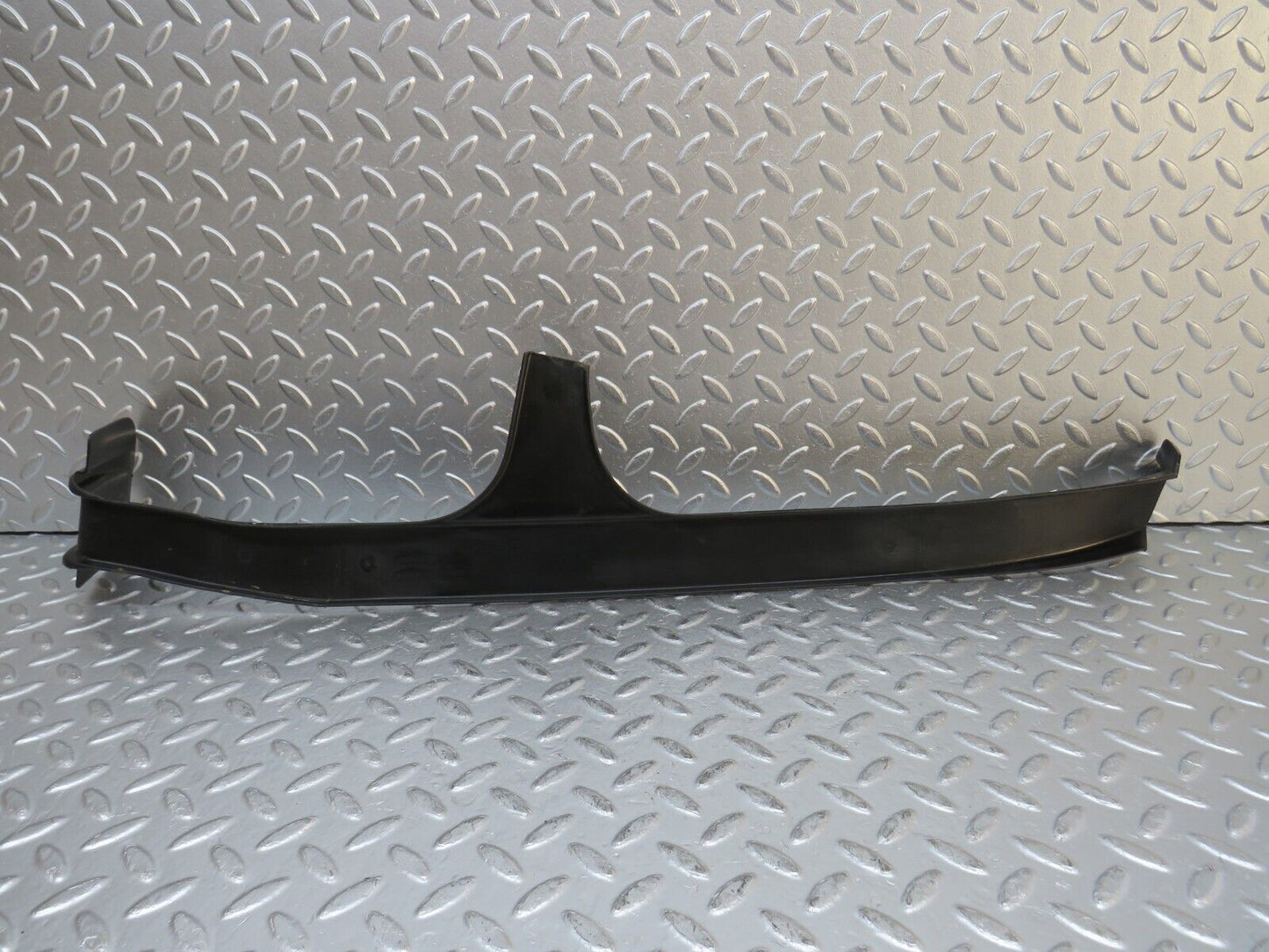 0458 Mercedes-Benz W123 230E Cabel Chanel Cover 1238210236