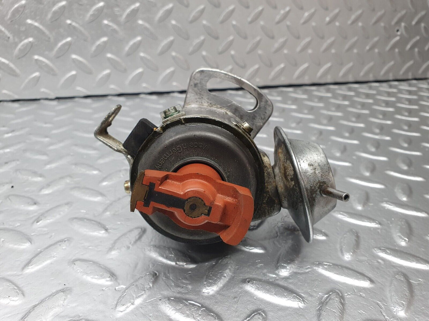 42721 Mercedes-Benz W201 190 Ignition Distributor Bosch 0031581901 0237002084